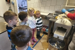 ad1c9d0b-9ca1-44dc-a609-e55a3761e9b0