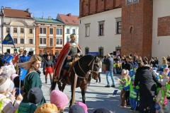 747bdc7d-ded8-437d-b275-1e2a9a3e7897